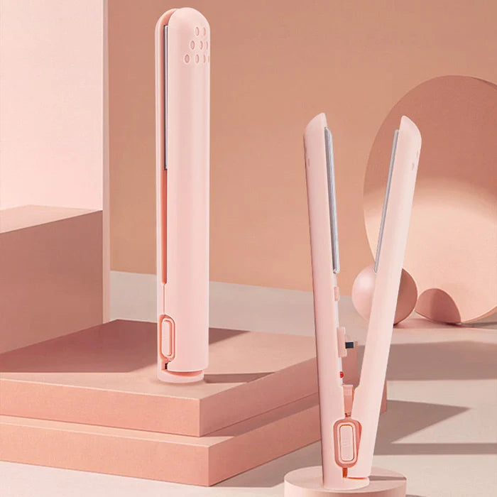 🎒🪮  The First Mini USB 2-in-1 Hair Styler – Portable, Safe & Effortless